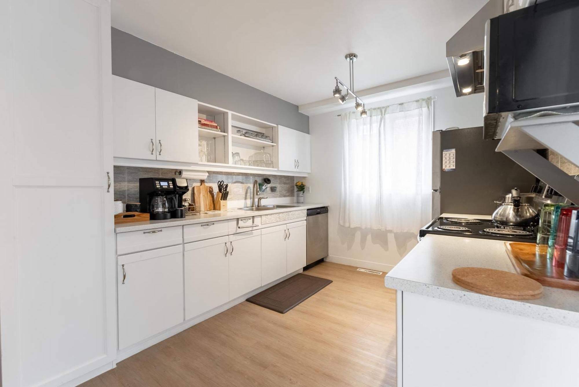 Comfortable Spacious House With Parking Brossard Exterior foto