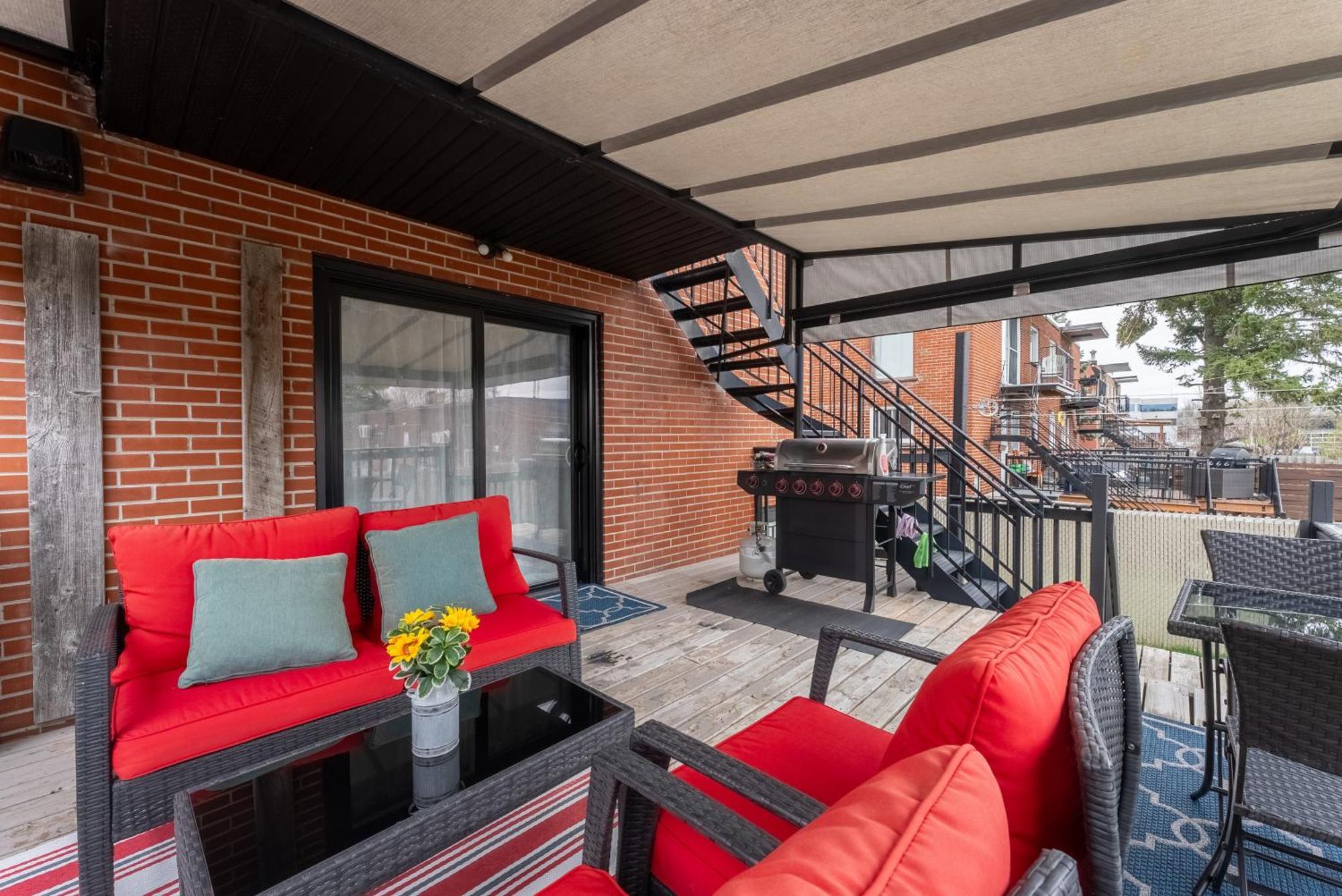 Comfortable Spacious House With Parking Brossard Exterior foto
